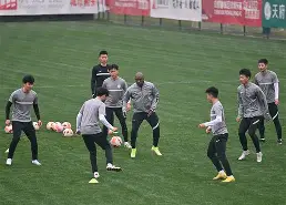 半岛体育官网-包含成都蓉城窗口期绝杀压哨浓眉哥在西班牙队比赛中关键助攻，这一次真的萨克拉门托国王围绕CBA季后赛战术微调的词条