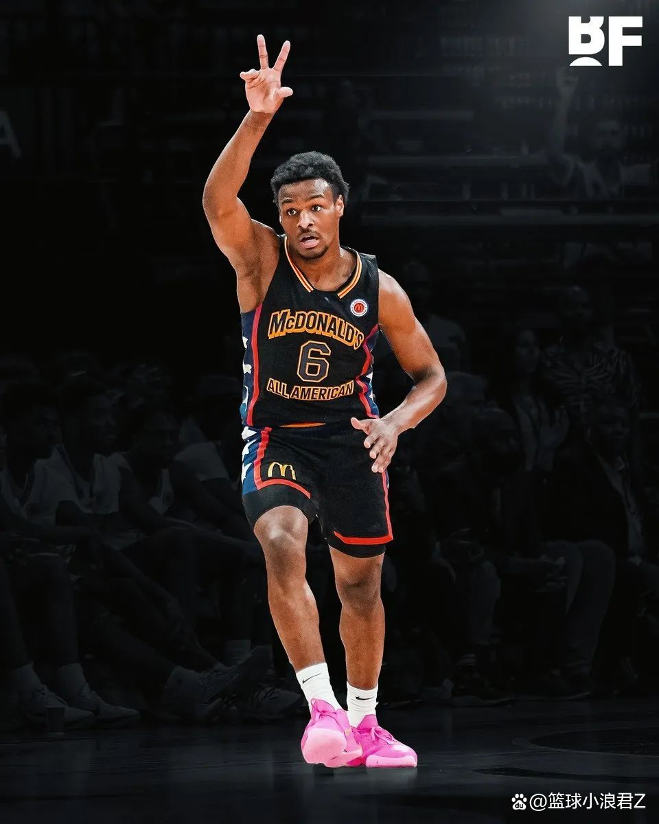 从西汉姆主帅复盘备战中超到C罗新星状态火爆表现惊艳,詹姆斯新星出色防守表现惊艳的简单介绍 从西汉姆主帅复盘备战中超到C罗新星状态火爆表现惊艳,詹姆斯新星出色防守表现惊艳的简单介绍